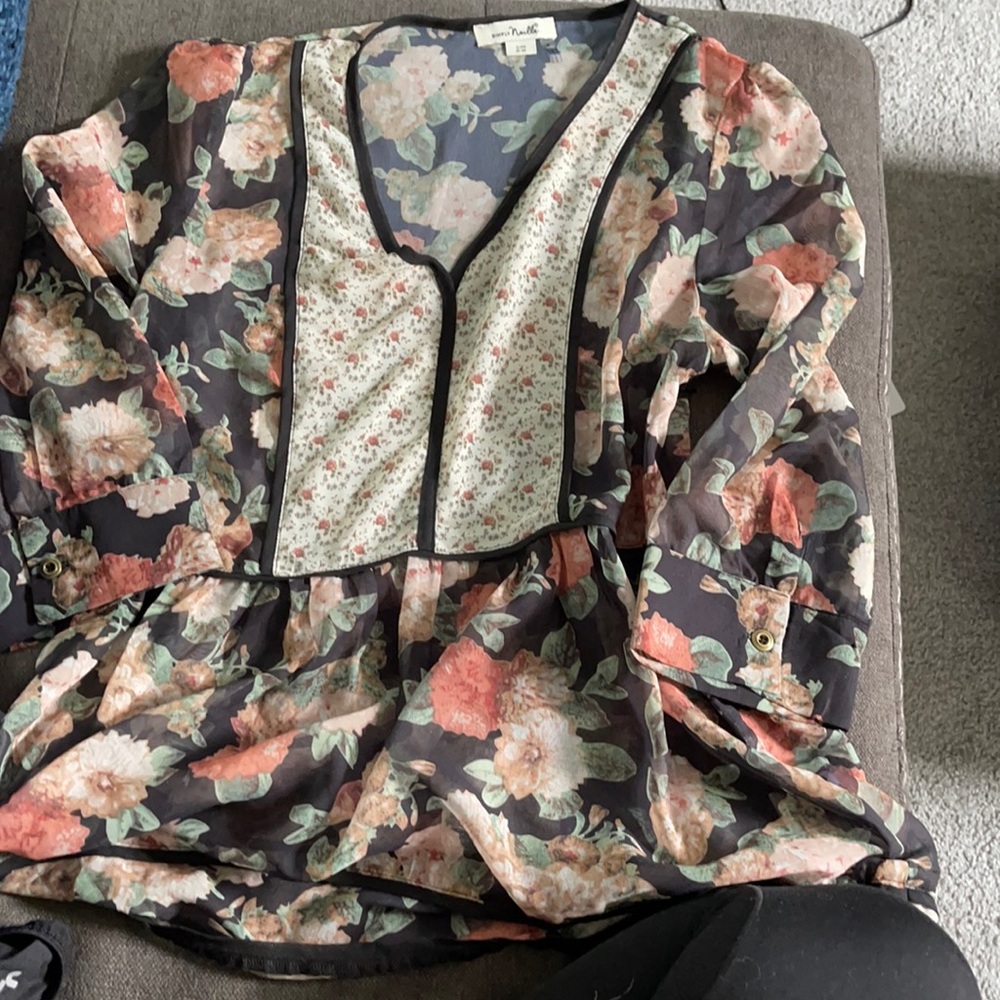 Simply Noelle sheer floral blouse